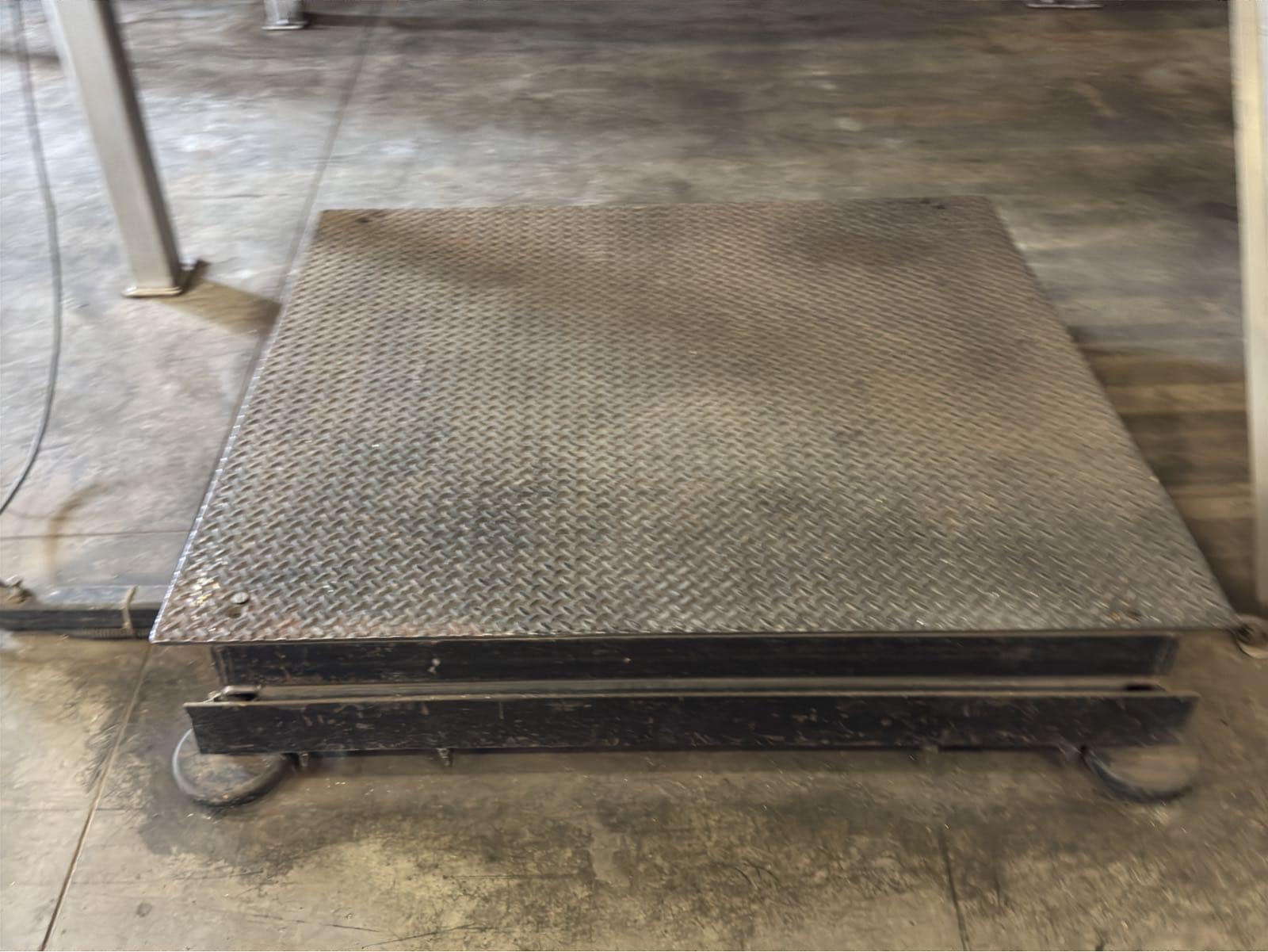 fwc-5000lb-scale-with-transcell-ti-500sl-digital-readout-5bb86b