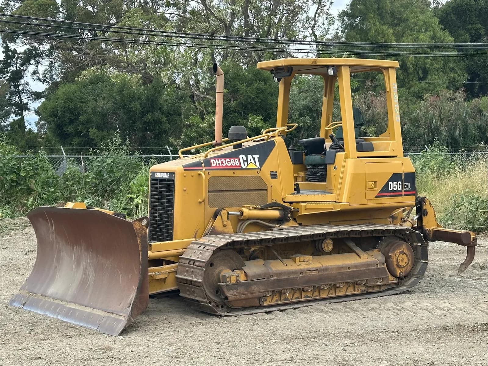cat-d5g-xl-crawler-dozer-with-3-shank-ripper-mo9k4o6c