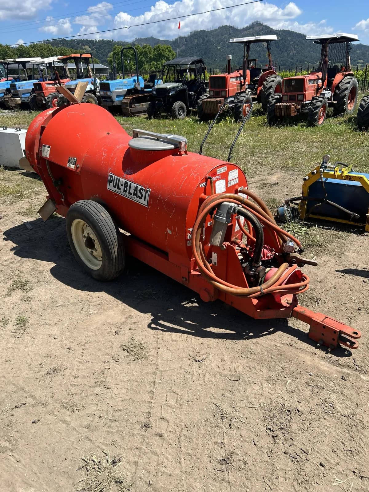 rears-100-gallon-pull-blast-sprayer-mp4erirv