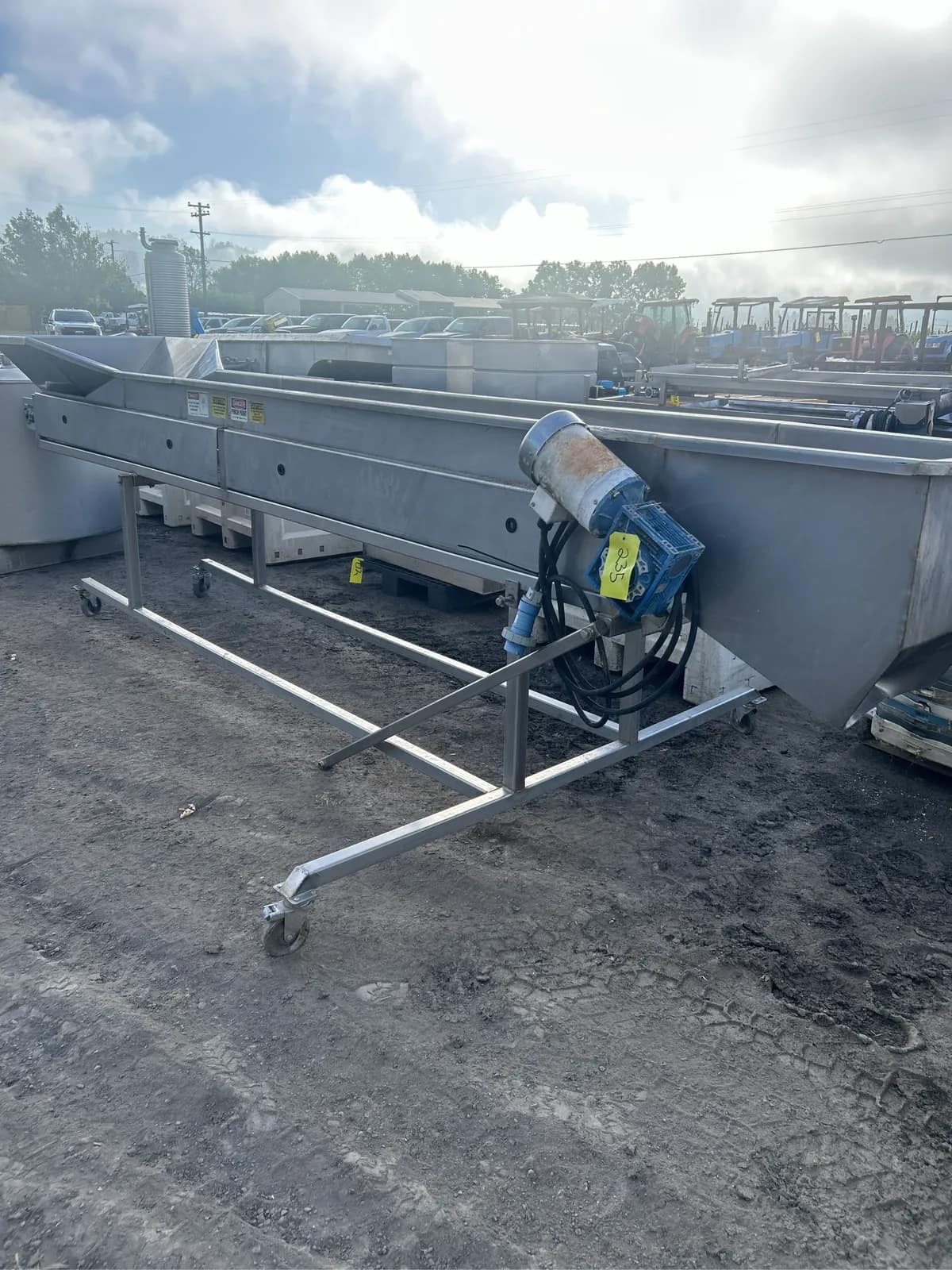 stainless-steel-conveyor-system-with-motor-mpoi2b4c