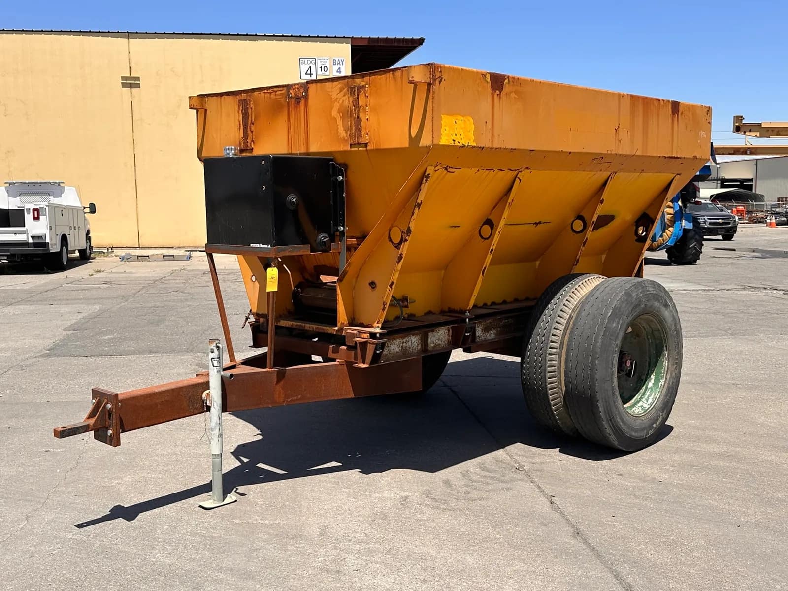 dry-fertilizer-pull-type-spreader-mpppclpb