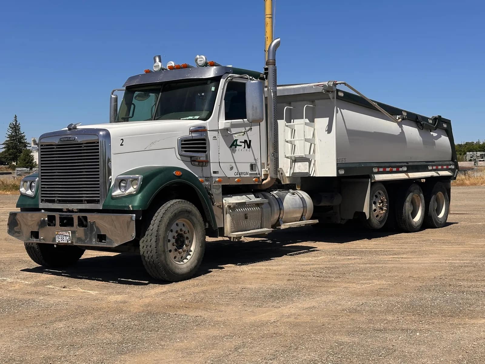 2012-freightliner-coronado-dump-truck-5938f0