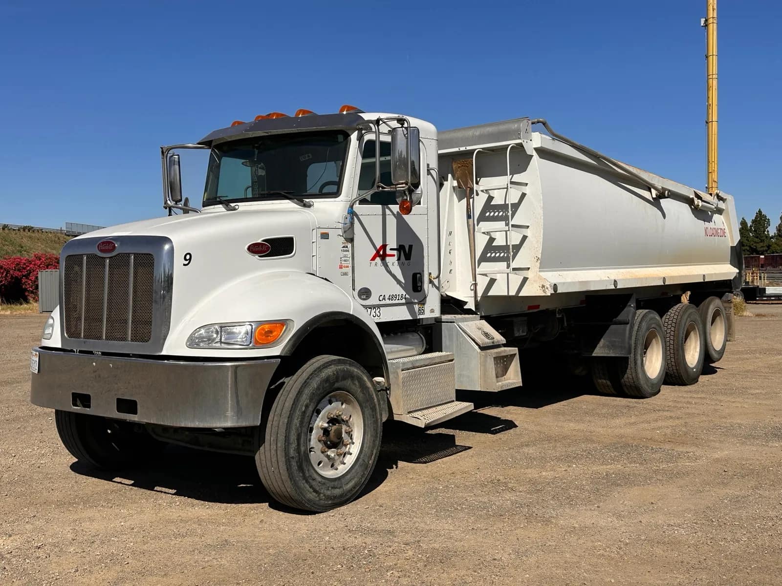 2020-peterbilt-pb348-dump-truck-mpzv8xji