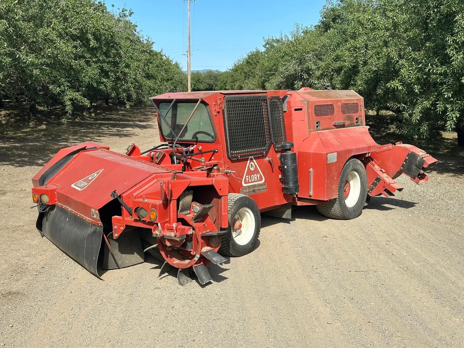 2019-flory-swp-7679-air-cab-nut-sweeper-mpq14unj