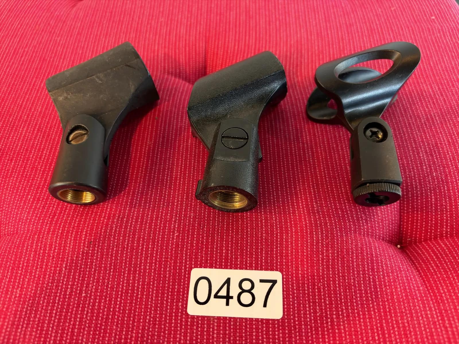 3-mic-clips-mpr6obyj