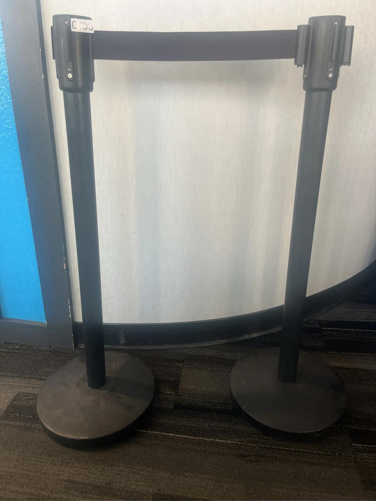 2-black-retractable-belt-stanchions-mpr87j7d