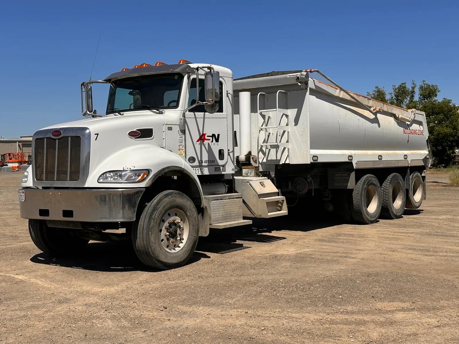2019-peterbilt-pb348-dump-truck-mpzv33o4