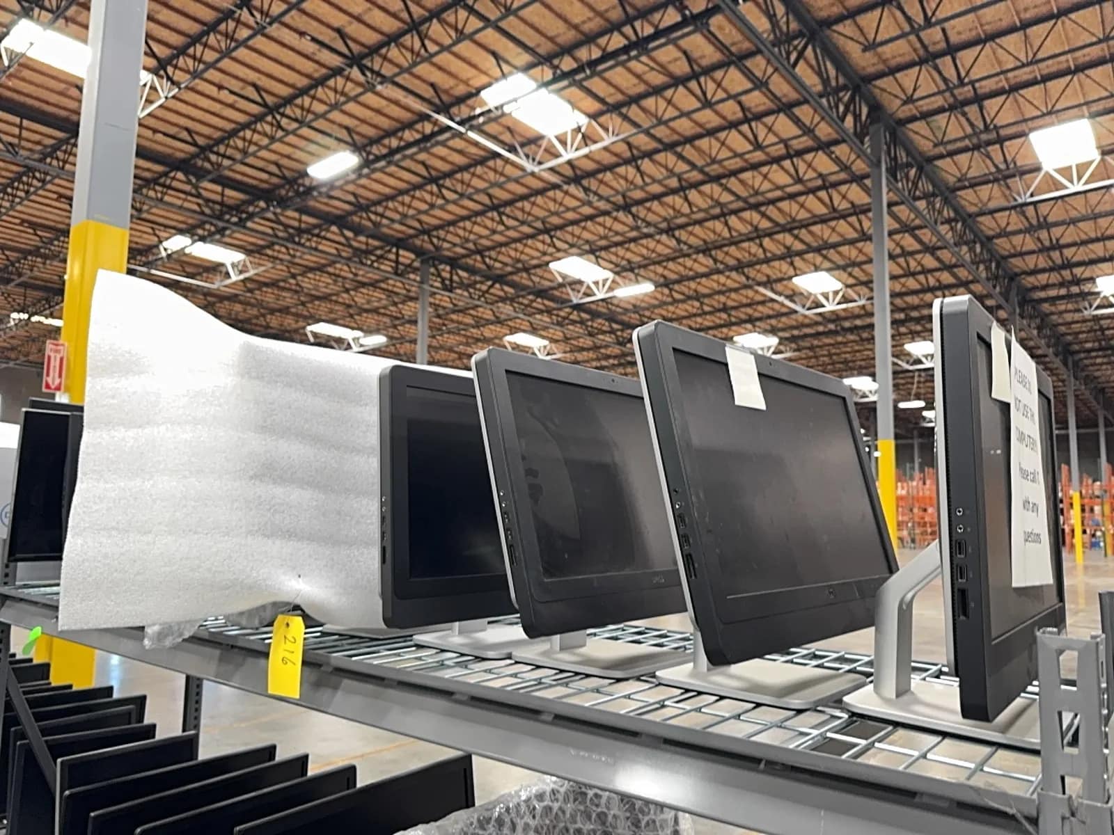 11-assorted-monitors-190e85