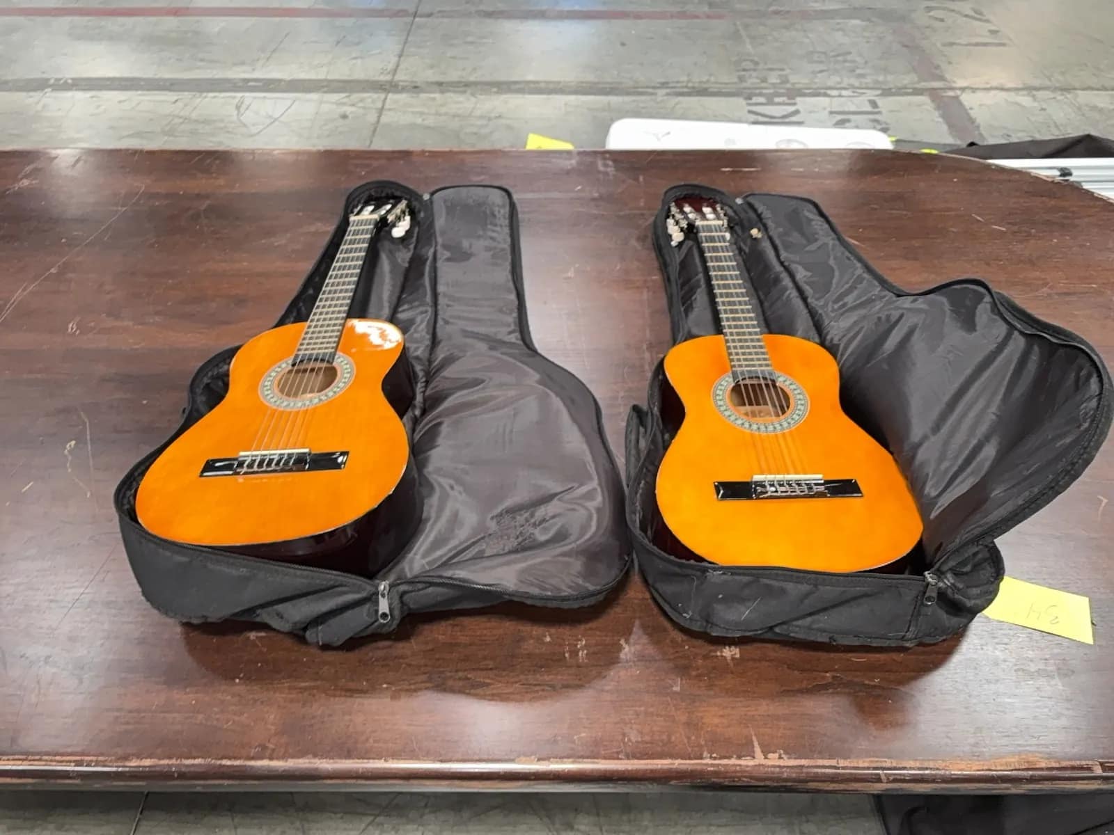 2-lucida-classical-guitars-with-cases-included-7e78d3