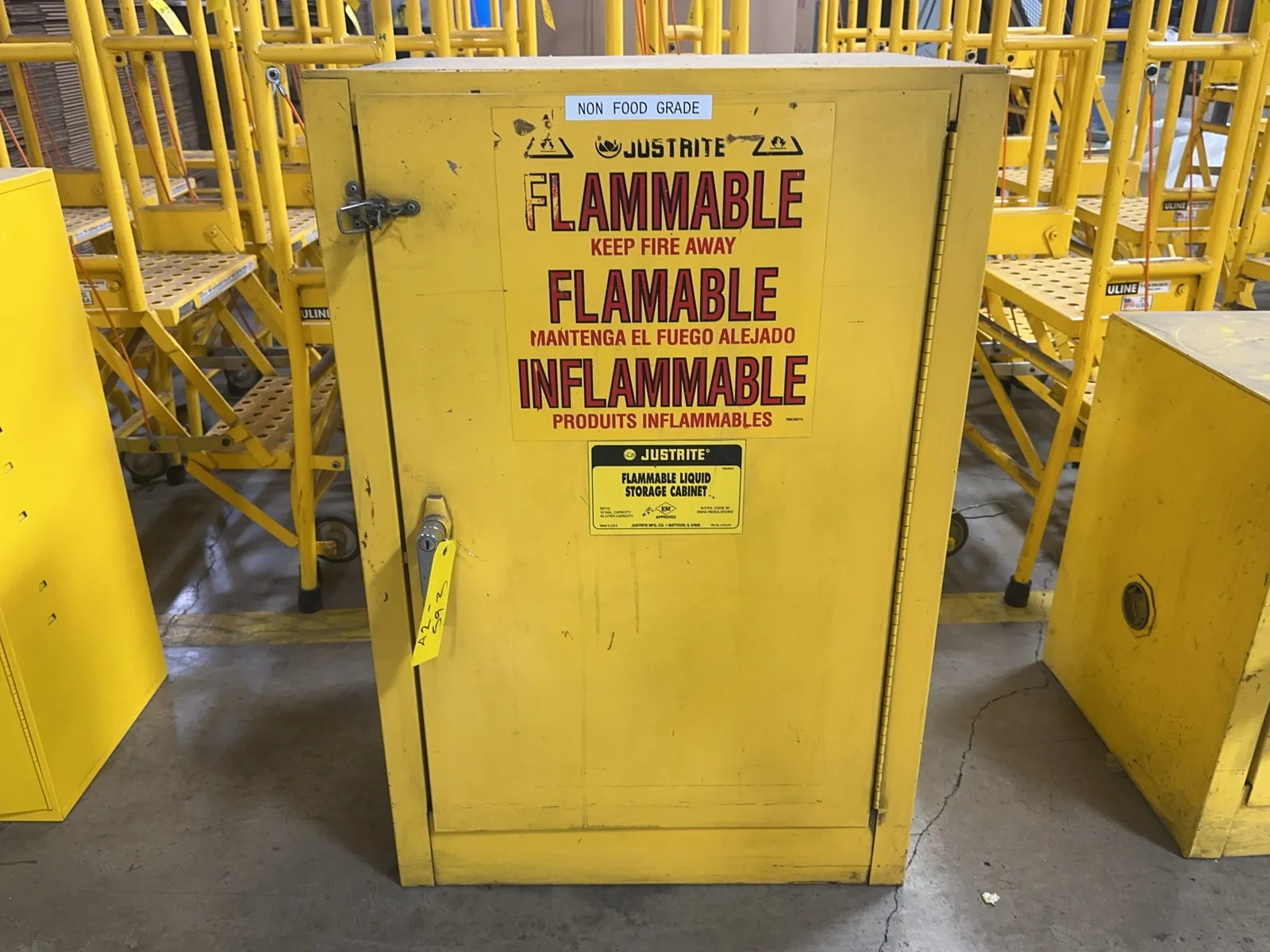 justrite-12-gallon-flammable-liquid-storage-cabinet-mrl9lyzp