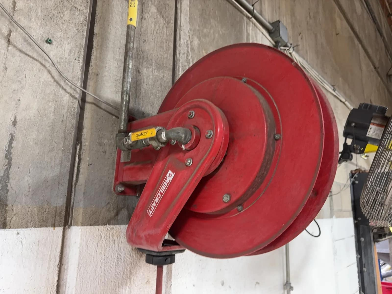 reelcraft-20-wall-mounted-air-hose-reel-47c81c