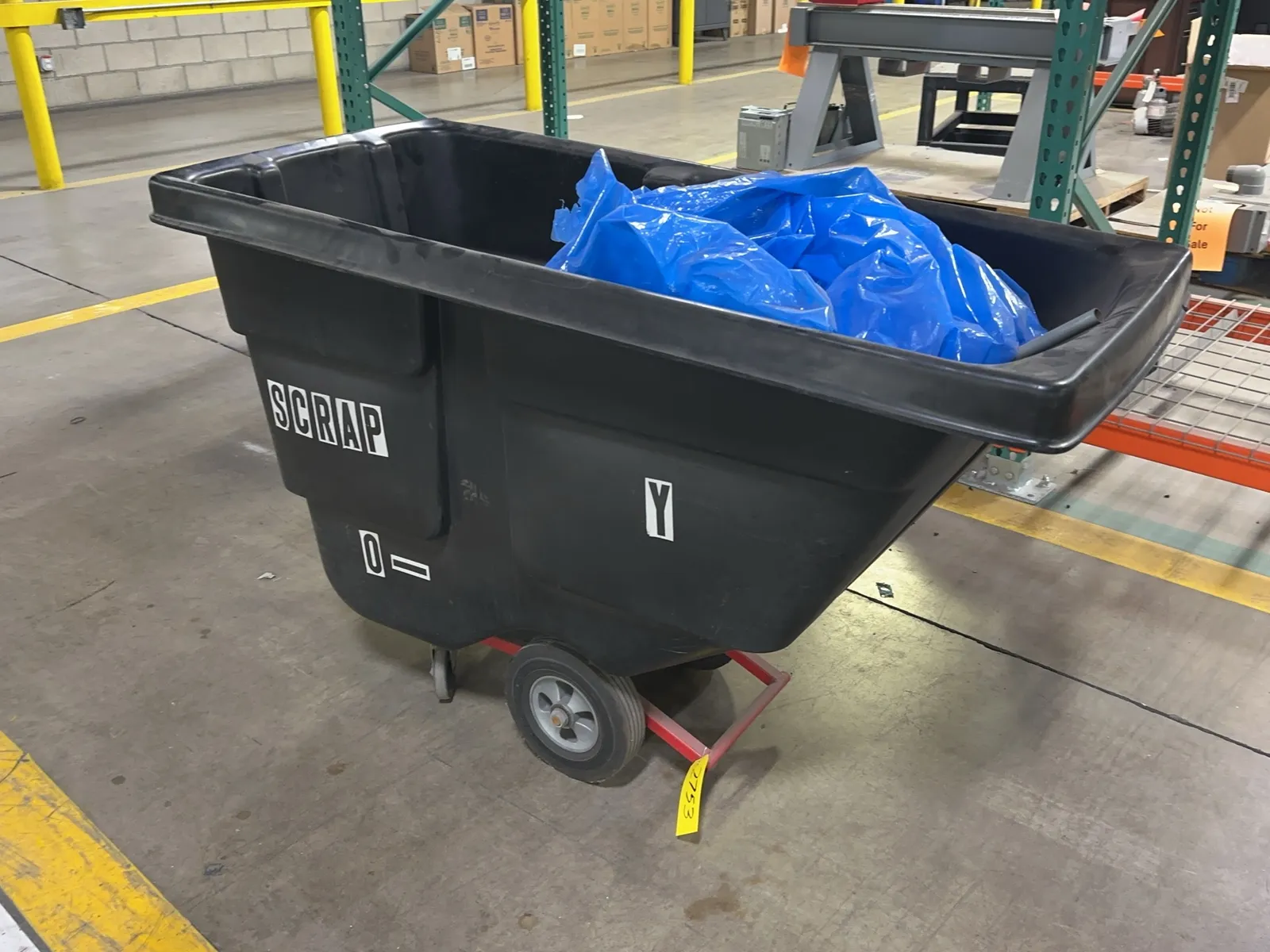 rubbermaid-trash-tilt-truck-mrm9u3m9