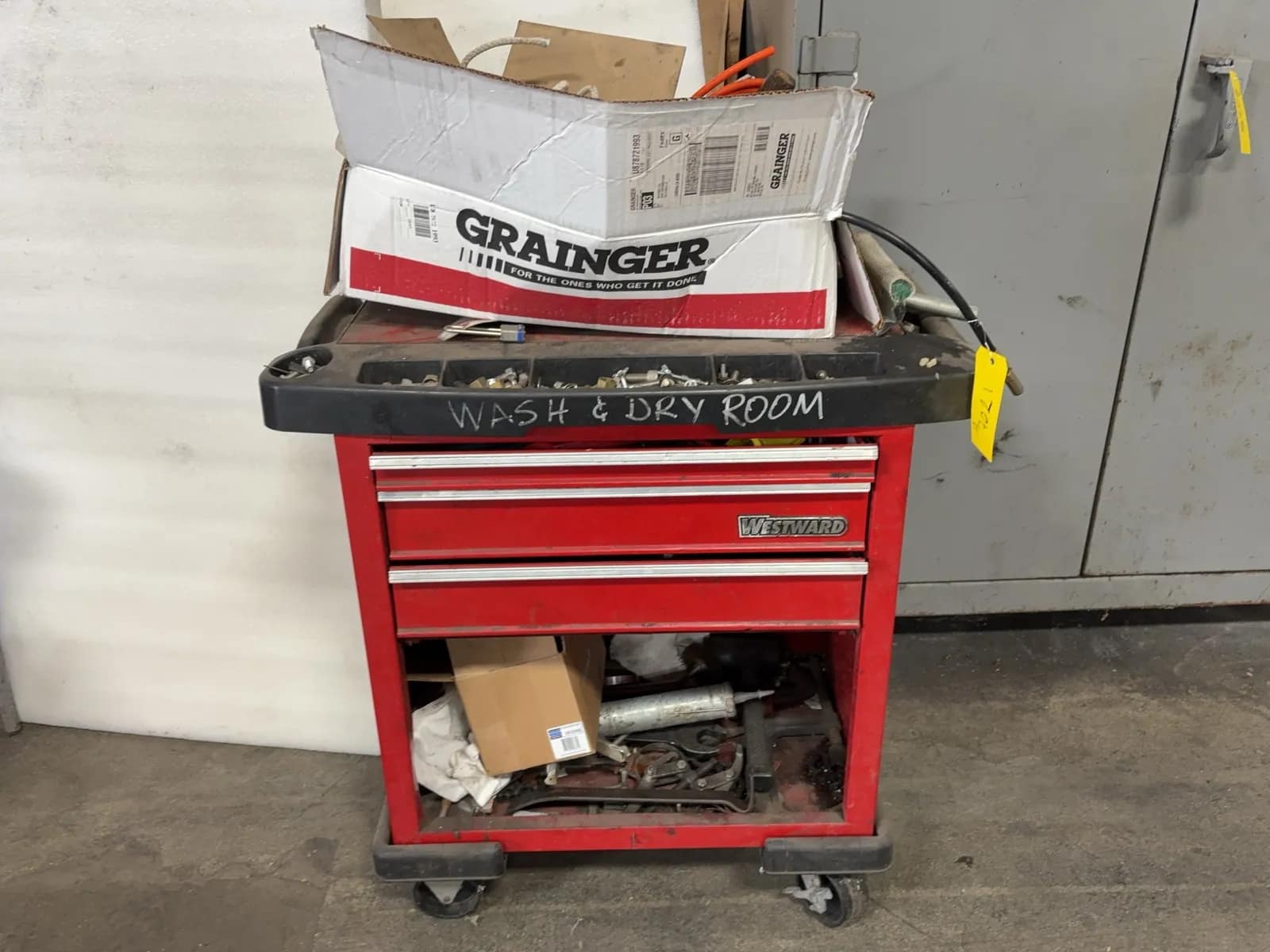 westward-tool-box-with-contents-mrl8yj8l