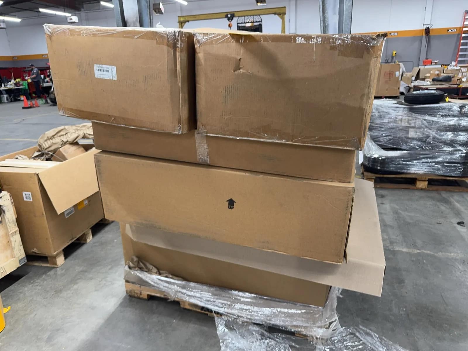 contents-of-pallet-club-car-parts-and-accessories-fascia-and-more-3794e8