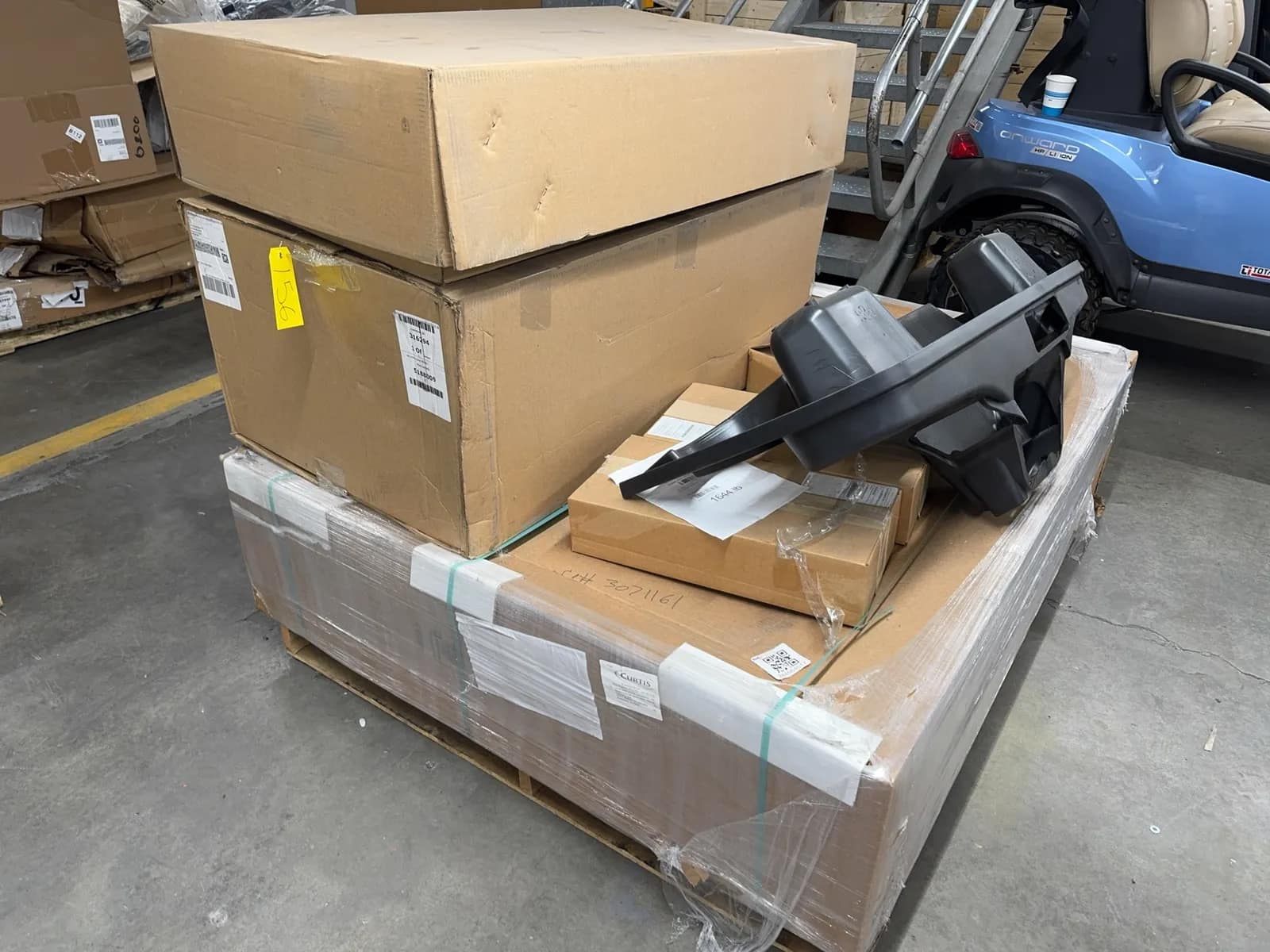 contents-of-pallet-assorted-club-car-parts-and-accessories-a466cb