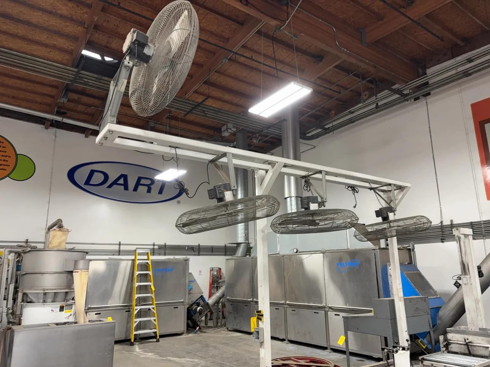 steel-frame-with-4-mounted-dayton-fans-mrcx3rq9