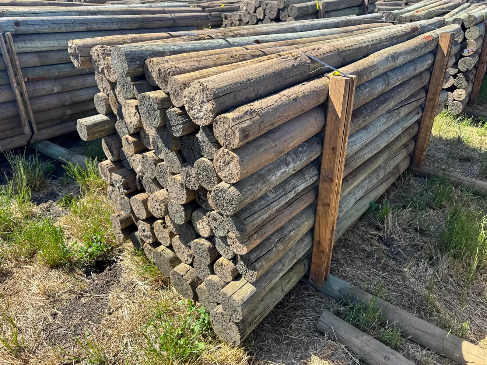 approximately-70-9-wood-posts-mro3nblf