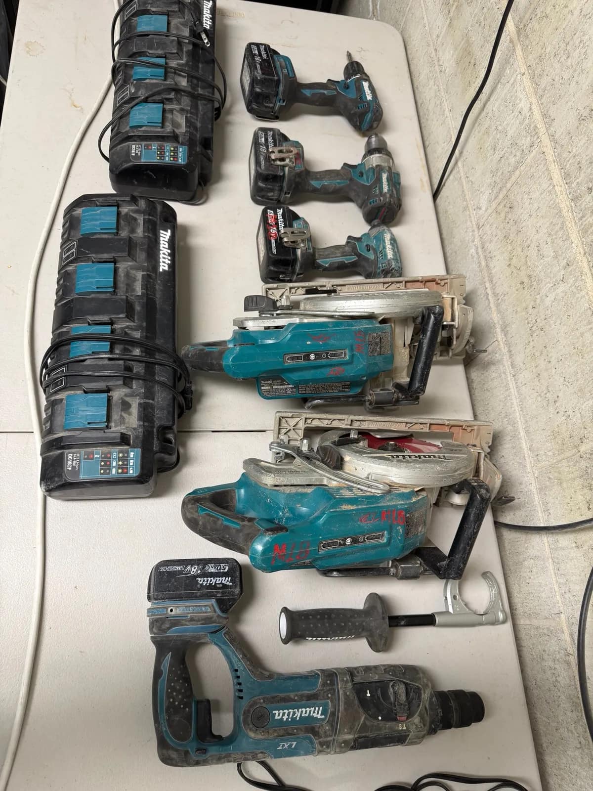 makita-power-tool-lot-with-batteries-and-chargers-2cfcf8