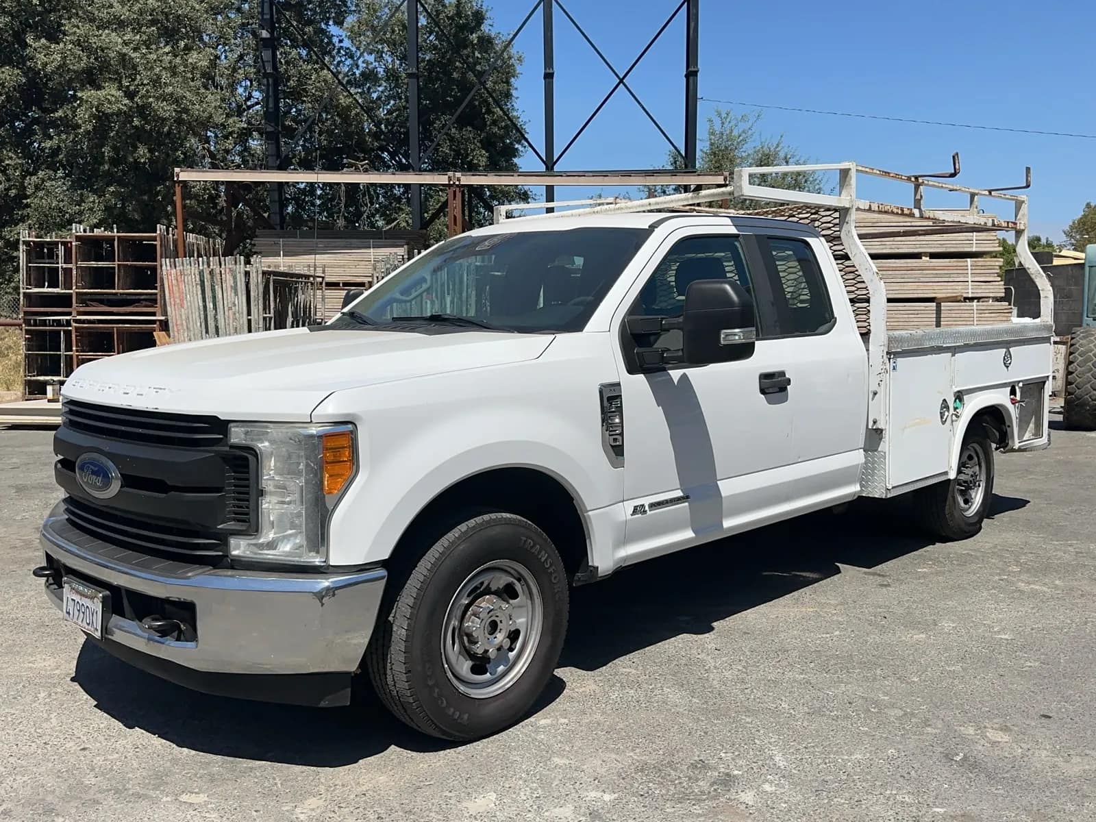 2017-ford-f-350-xl-utility-truck-with-lumber-rack-mt3kplhl