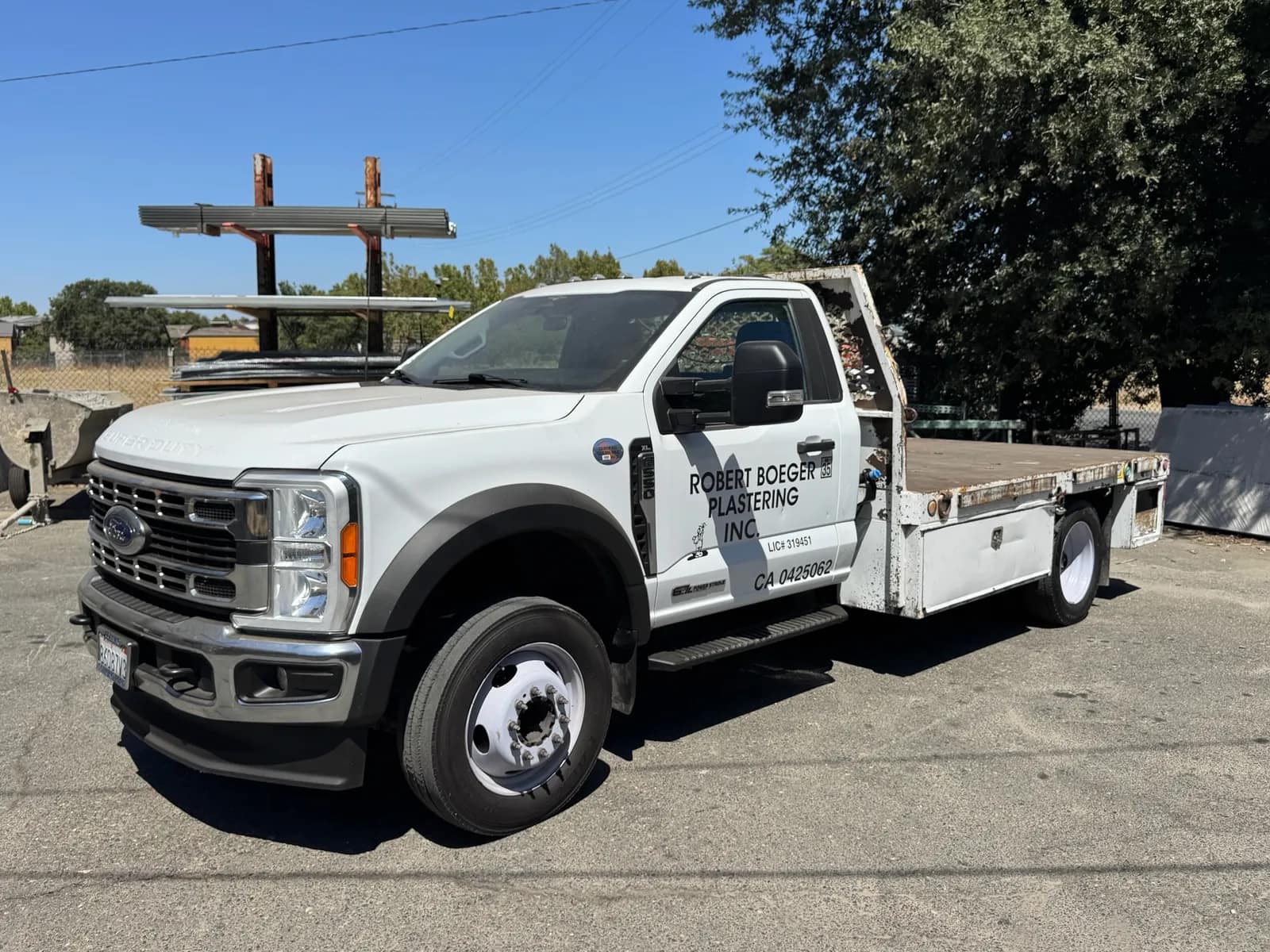 2023-ford-f-550-xl-dually-67l-diesel-flatbed-truck-with-mounted-tool-boxes-mt3krvqc