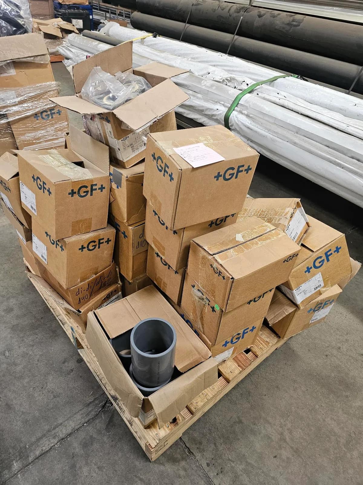 pallet-of-gf-abs-fittings-msz2f11i