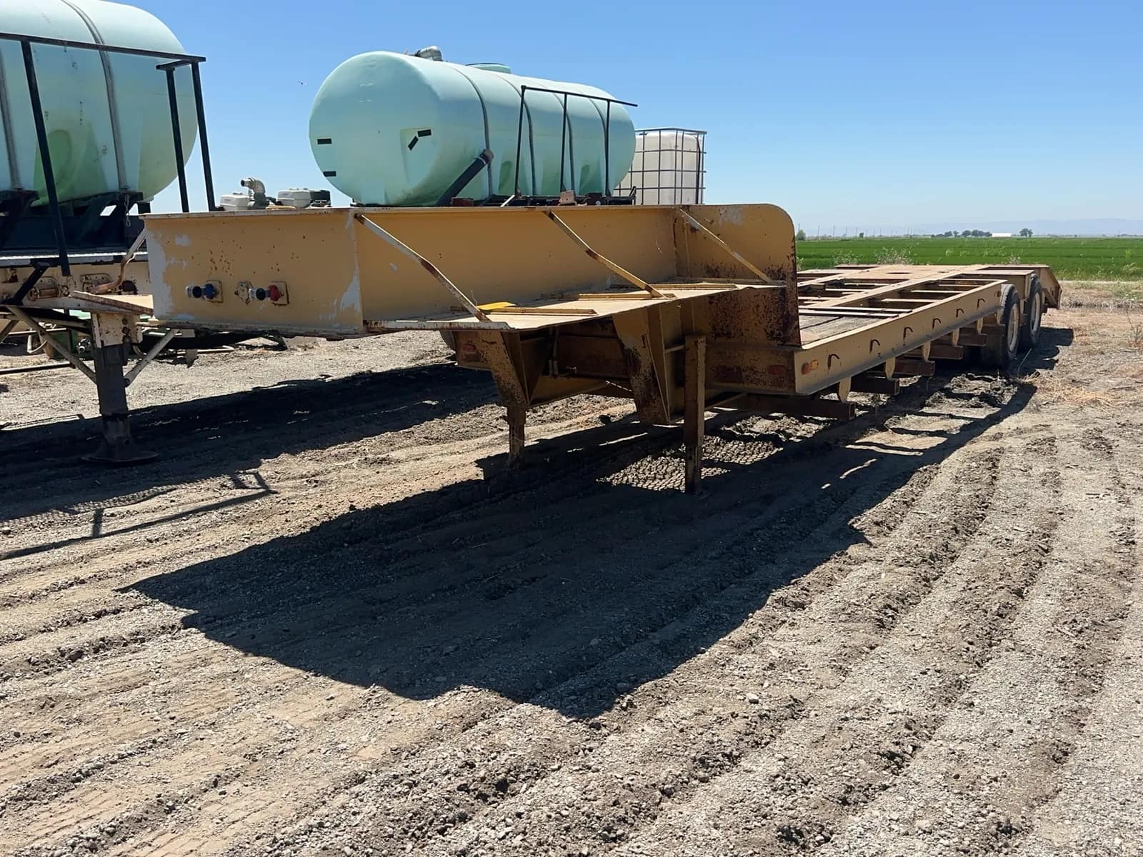28-5th-wheel-equipment-trailer-mtj8k2vw