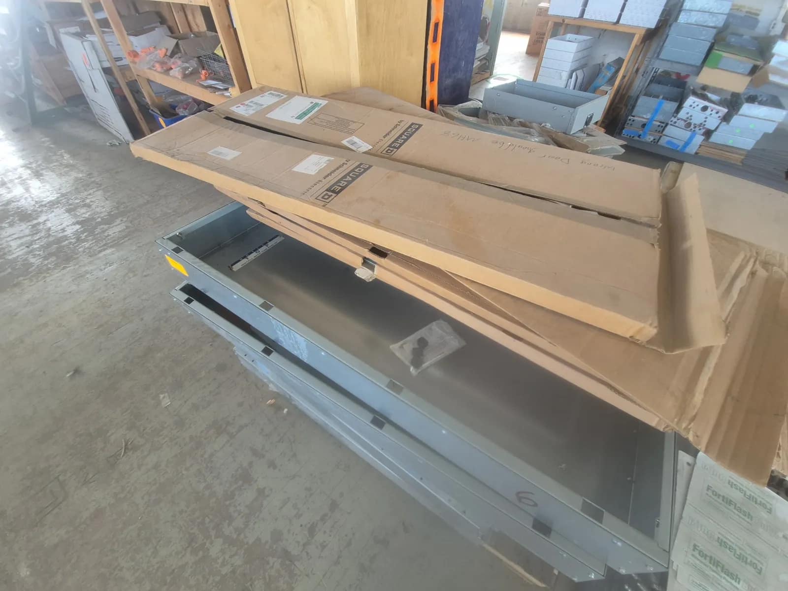 10-eaton-ez-box-20-w-x-60-unpainted-galvanized-8-panelboard-covers-mtn8j74s