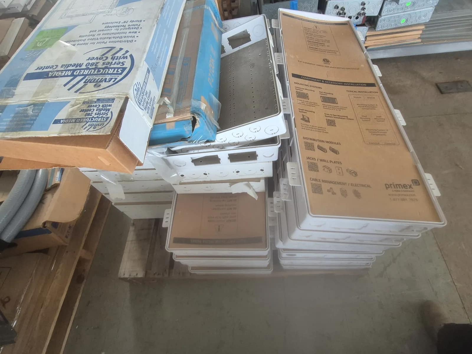 contents-of-pallet-assortment-of-structured-media-center-with-cover-42d74e
