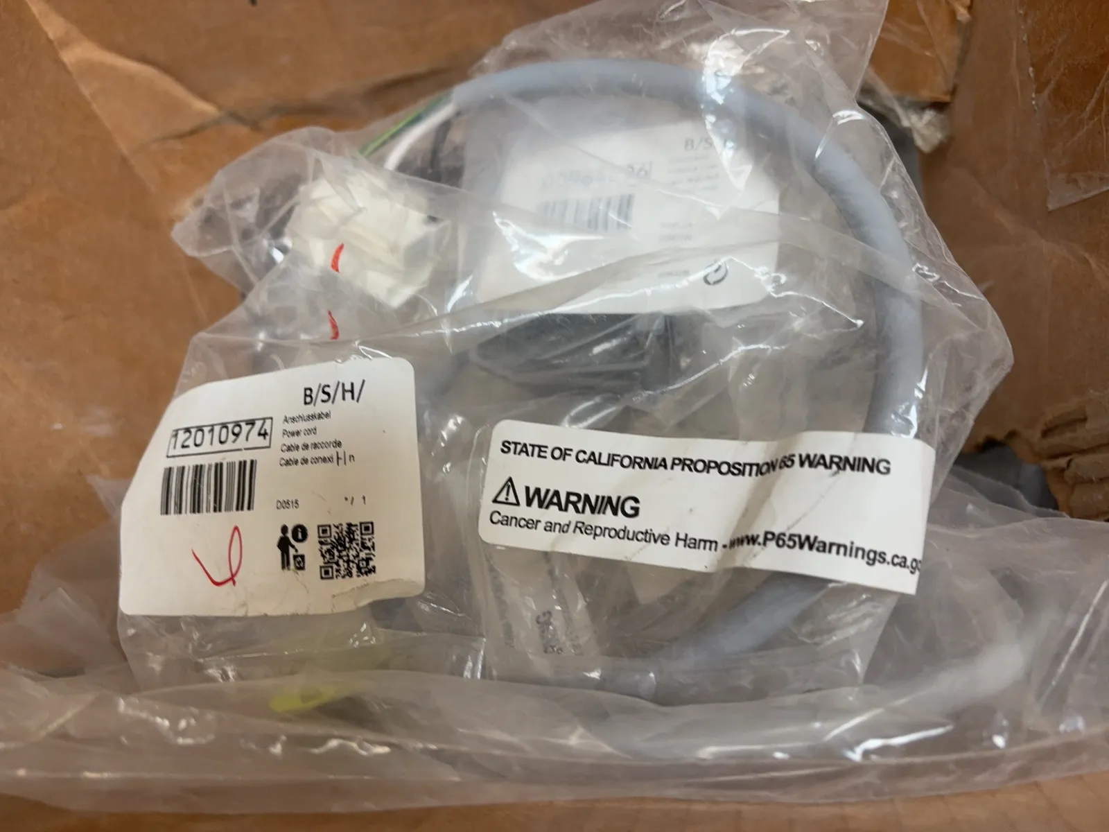 1-box-of-power-cords-d6d484