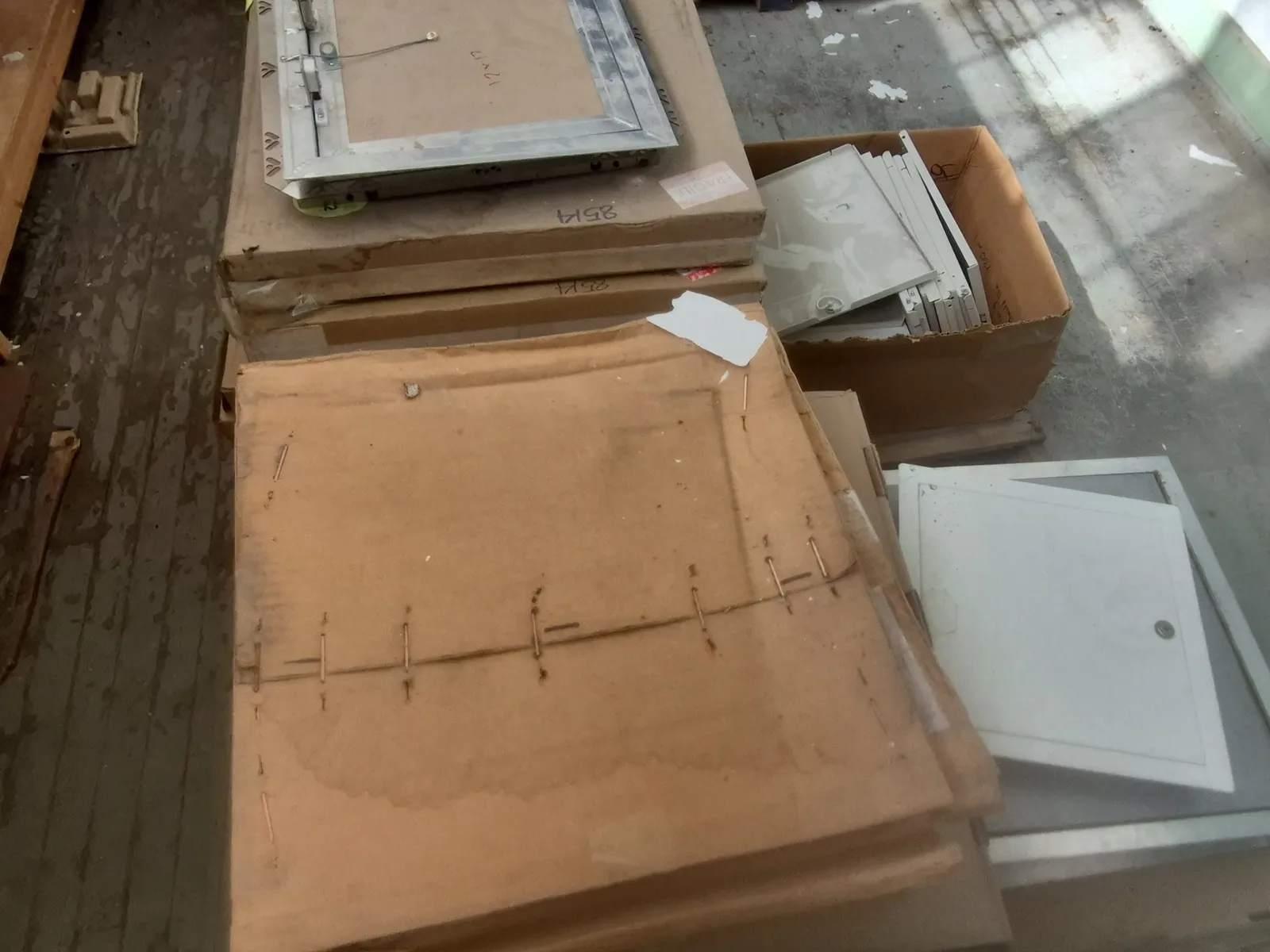 contents-of-pallet-assortment-of-access-panels-ea6d5f