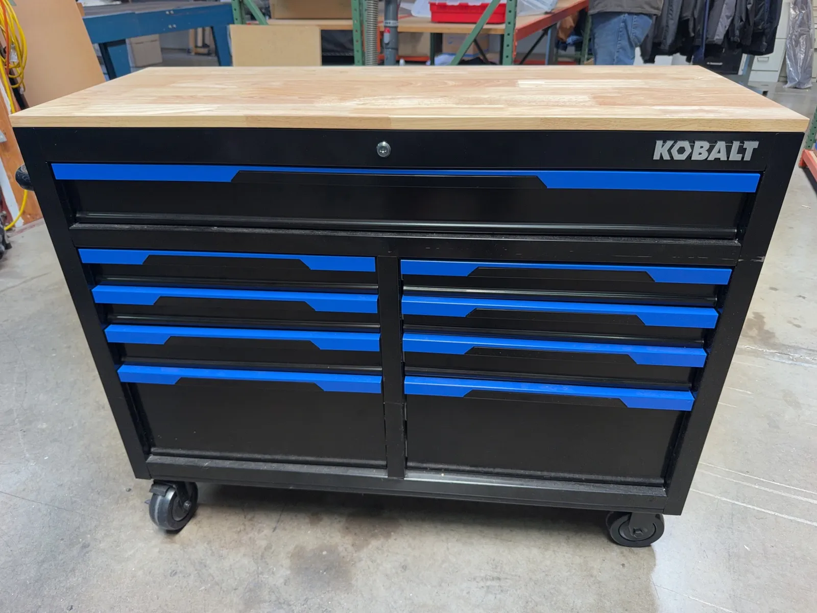 kobalt-9-drawer-tool-chest-with-wooden-top-and-locking-mechanism-9bc0ec