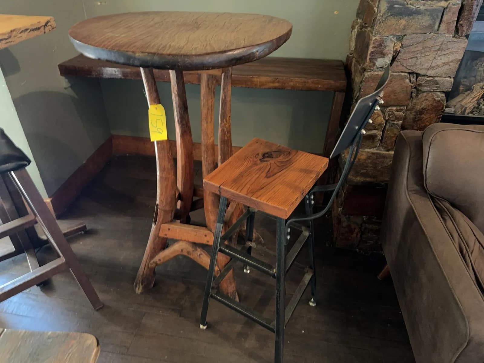 custom-rustic-wood-cafe-table-and-stool-mtnh3rmb