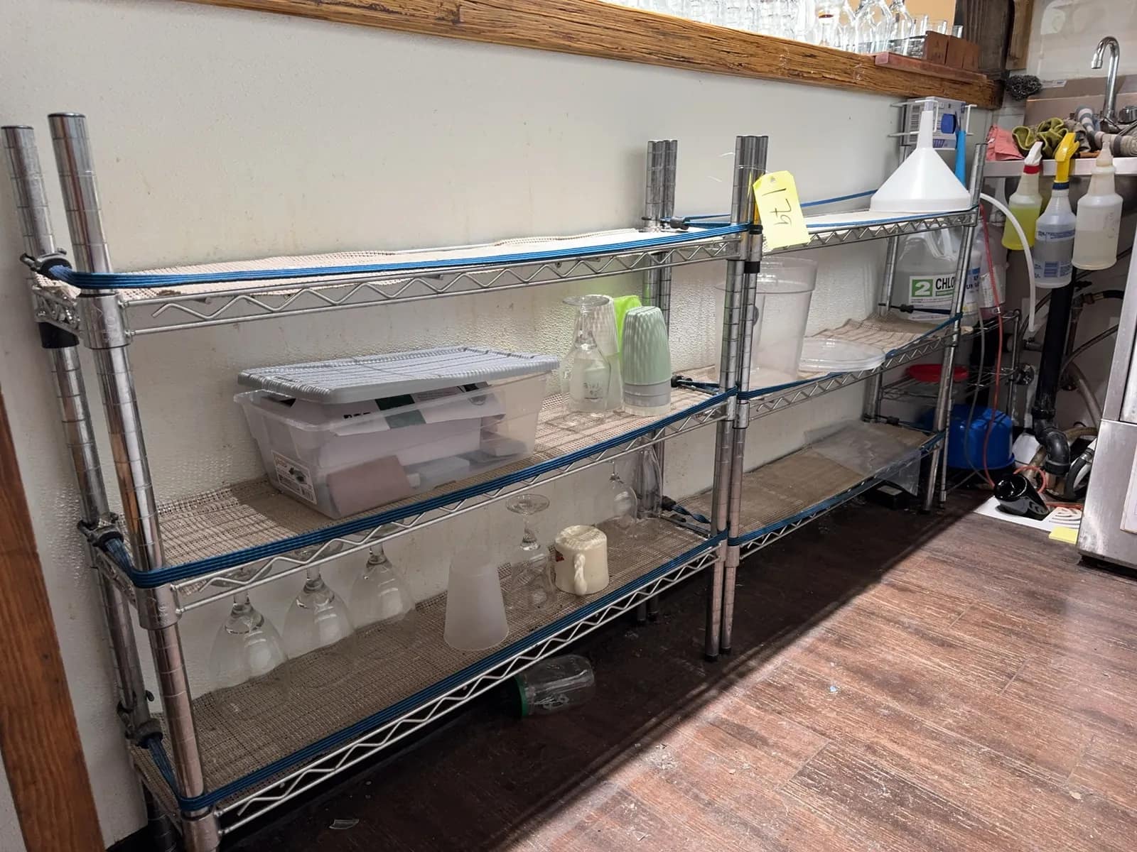 3-adjustable-wire-racks-with-contents-76e120