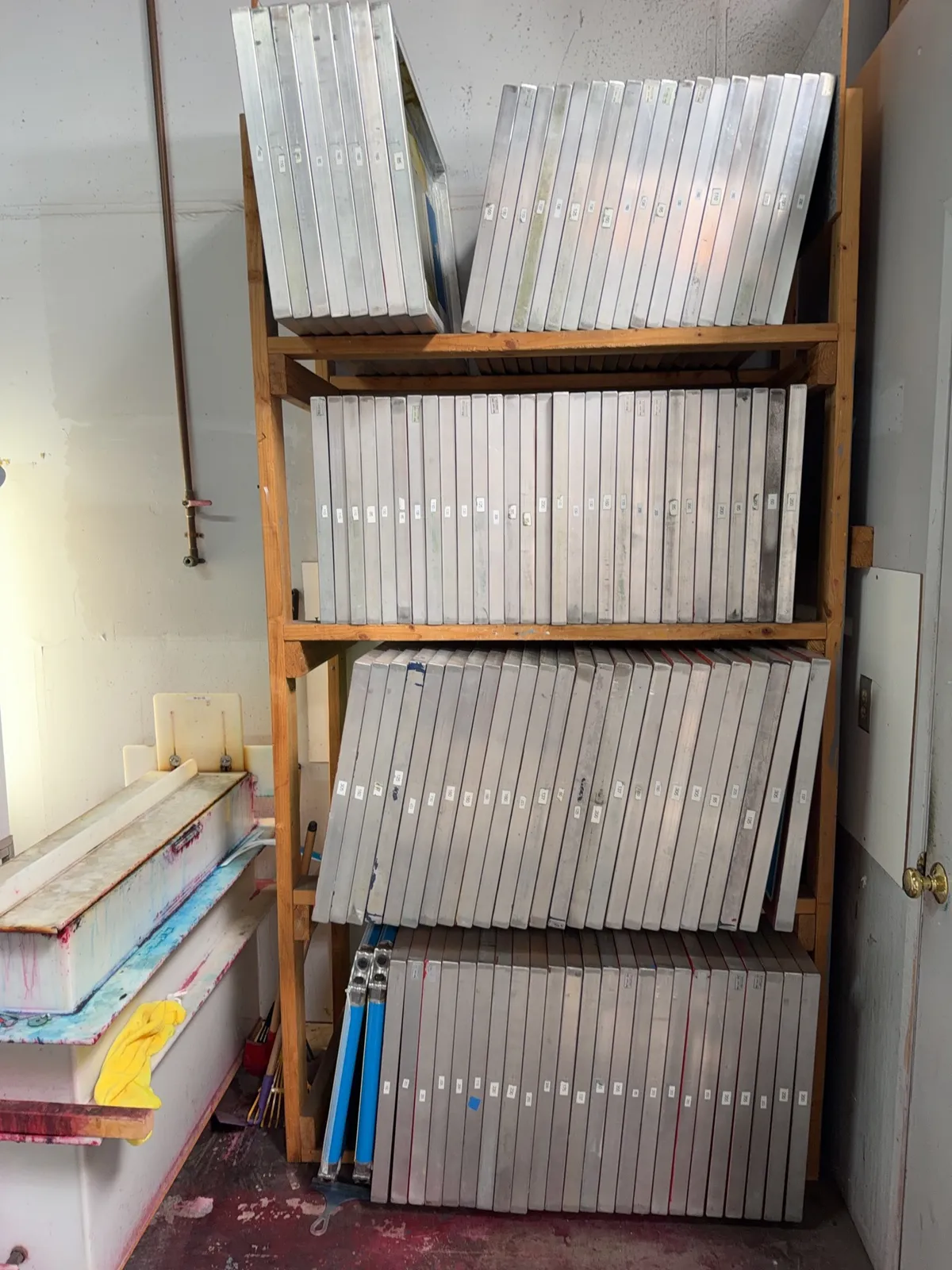 used-screen-printing-screens-2a272b