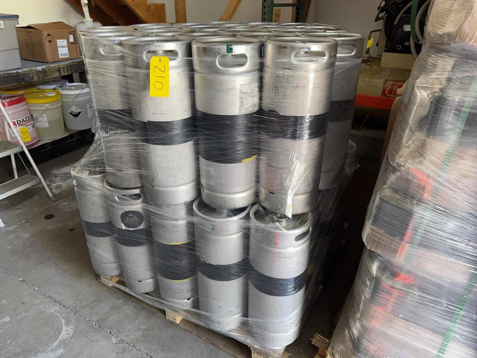 approximately-40-51-gallon-pony-kegs-mtnkogr2