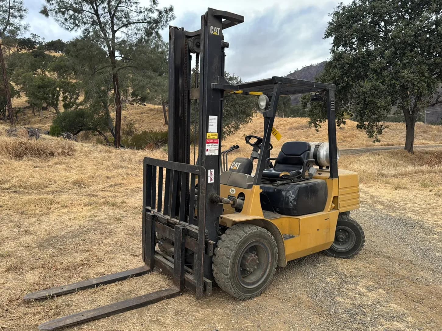 caterpillar-lp-gp30-6000lb-capacity-propane-forklift-6dac6e