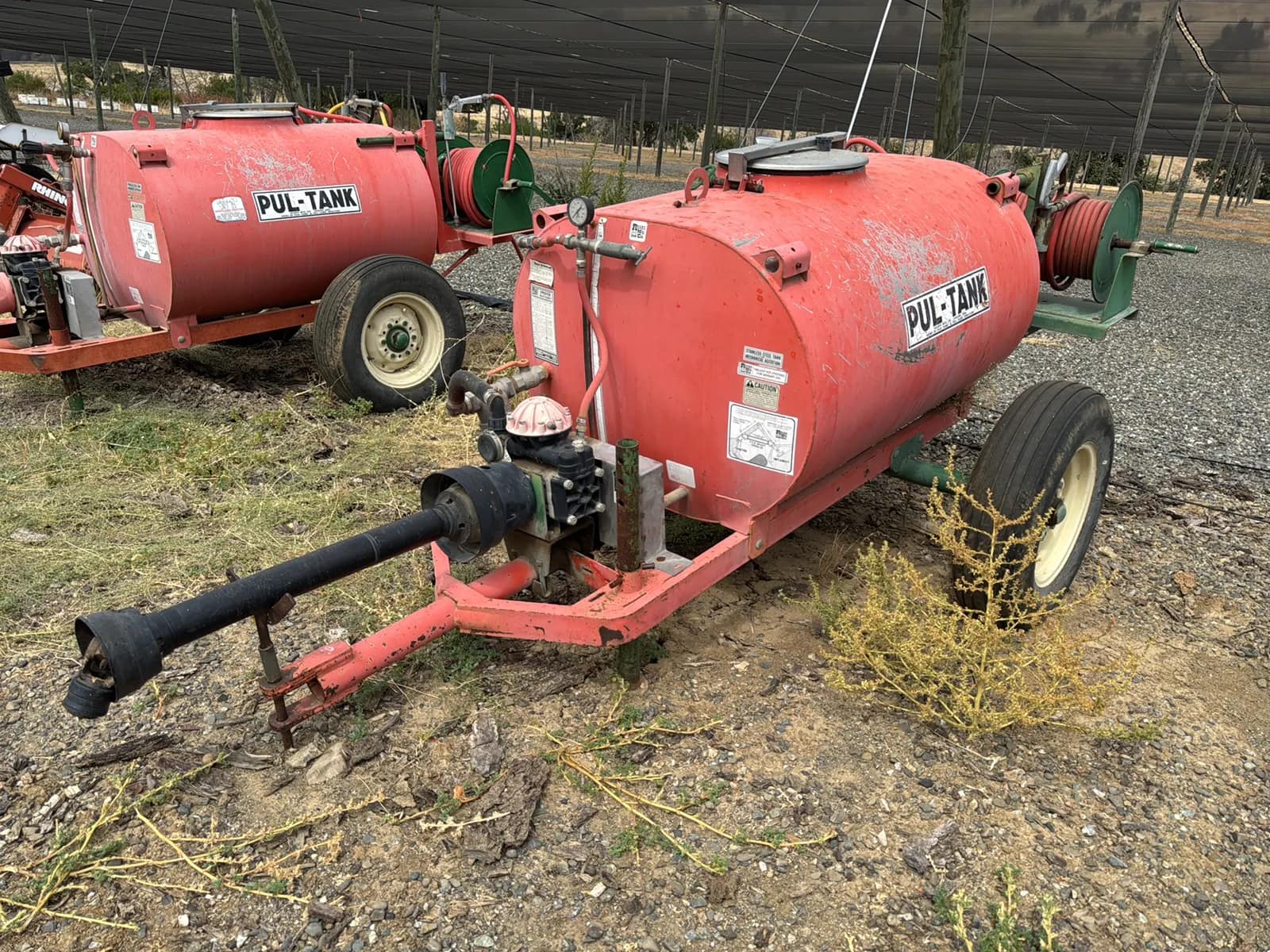 rears-210-gallon-pul-tank-sprayer-muhf1xy0