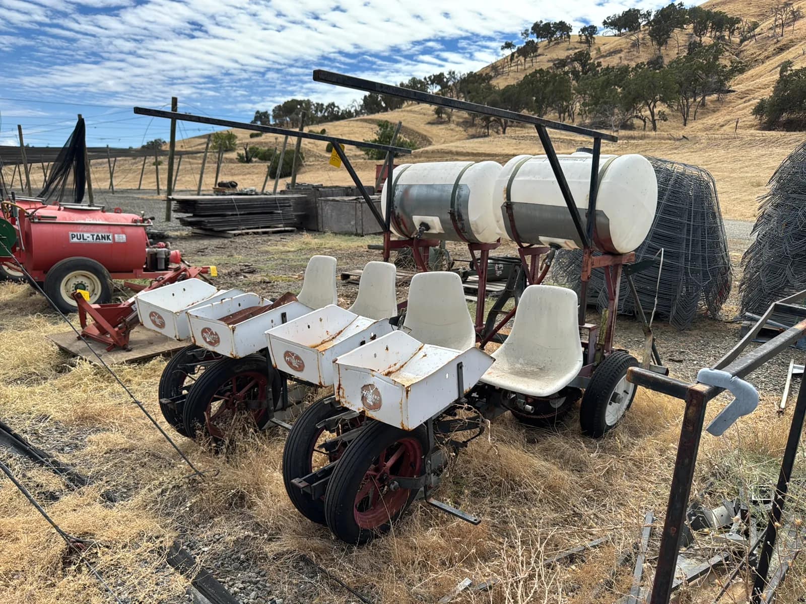 holland-transplanter-with-2-55-gallon-tanks-1382e0