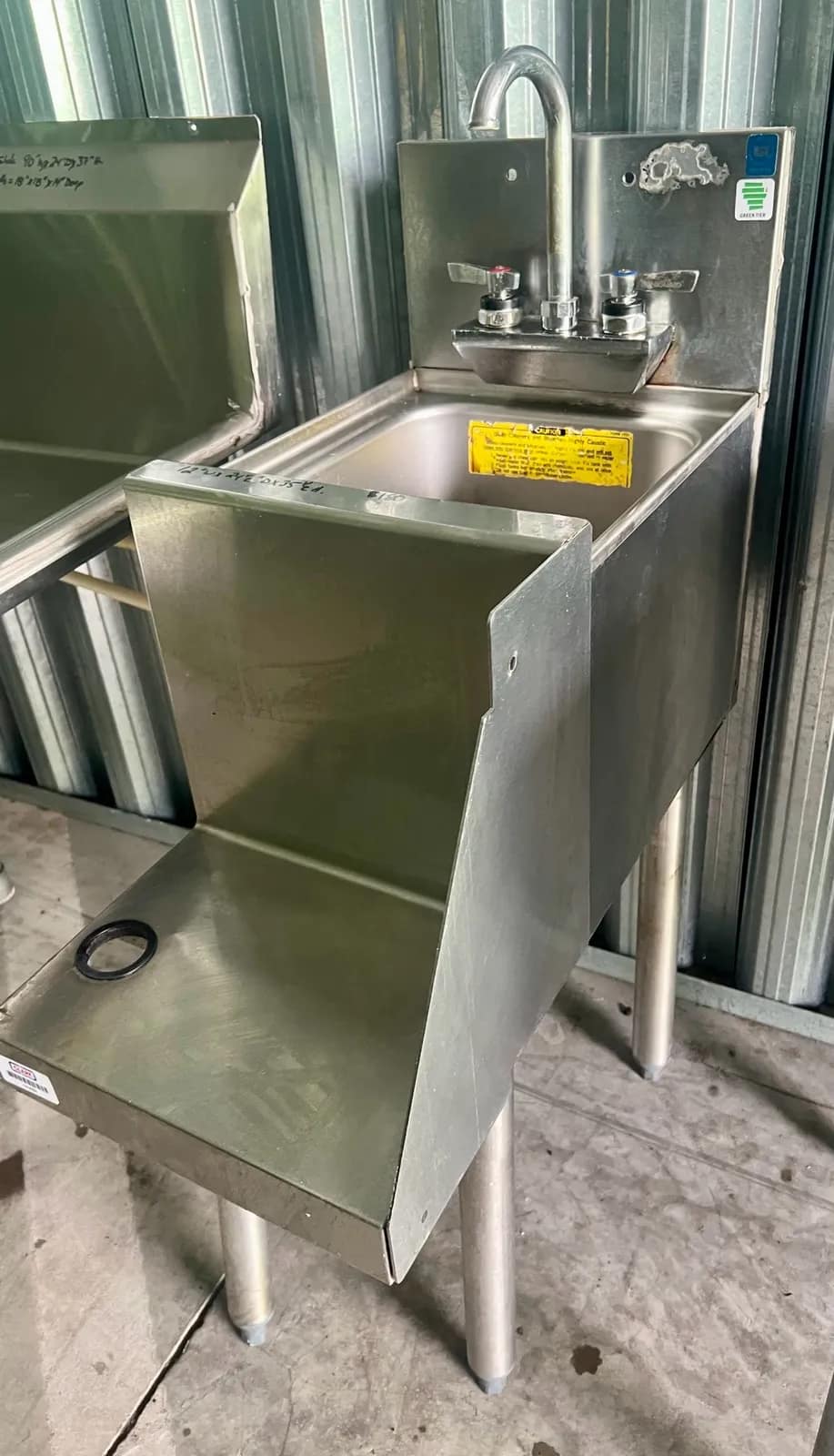 stainless-steel-commercial-bar-sink-with-faucet-a0f66a