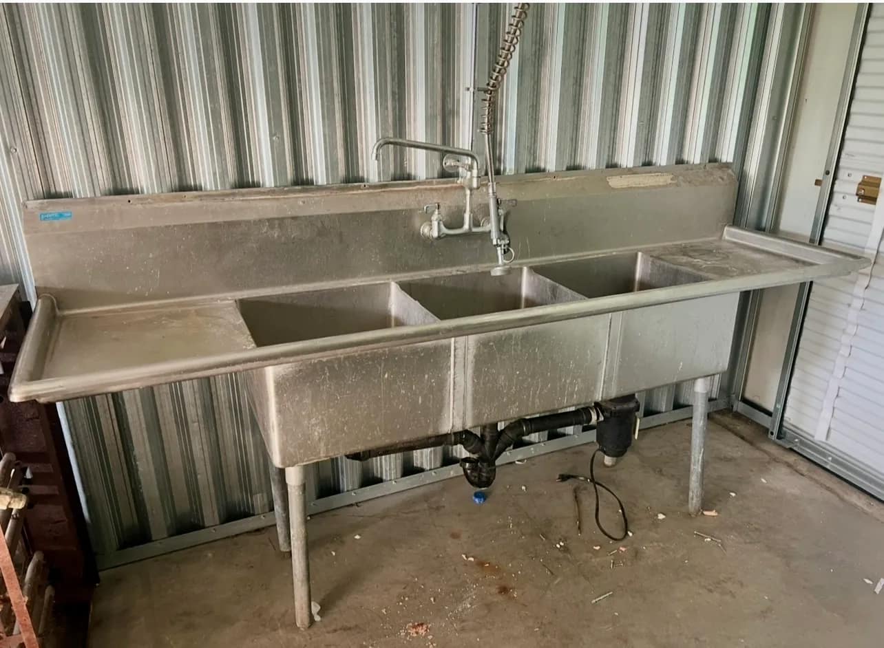 commercial-stainless-steel-three-compartment-sink-with-faucet-ddf6b6