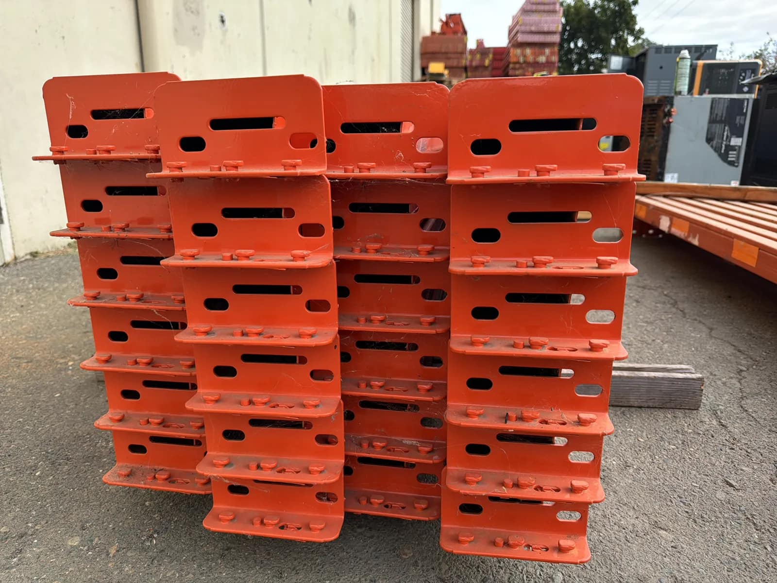 (24) 96” Pallet Racking Crossmembers, photo 4 of 5
