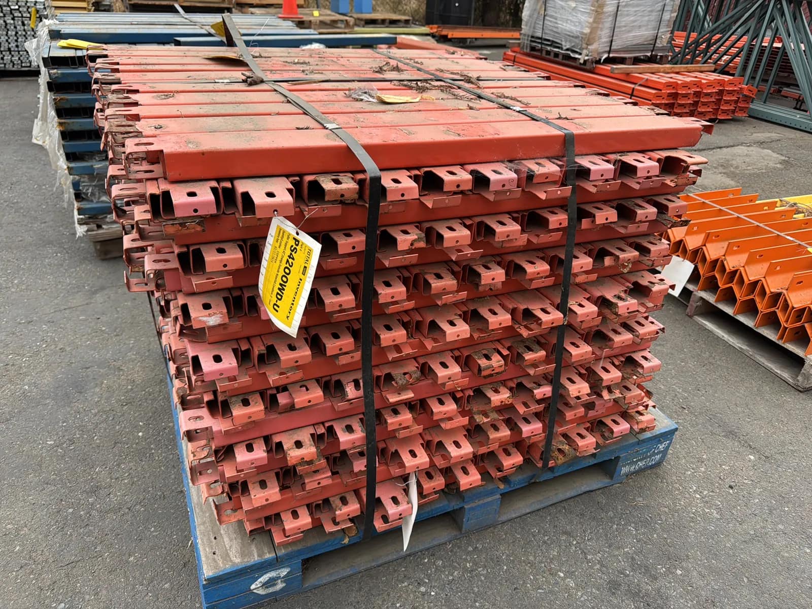 Pallet of 42” Pallet Supports, photo 3 of 4