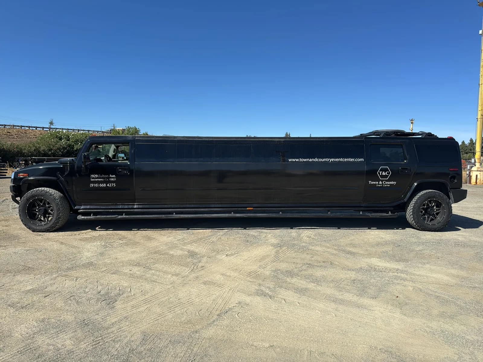 2004 Hummer H2 Limousine, right side view