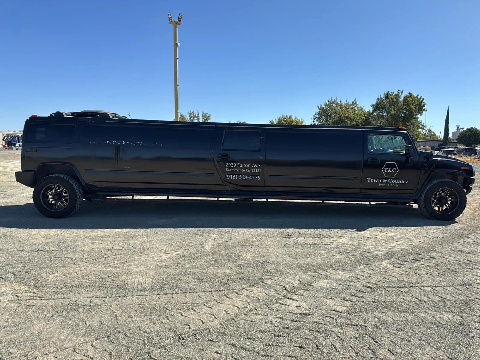 2004 Hummer H2 Limousine, left side view