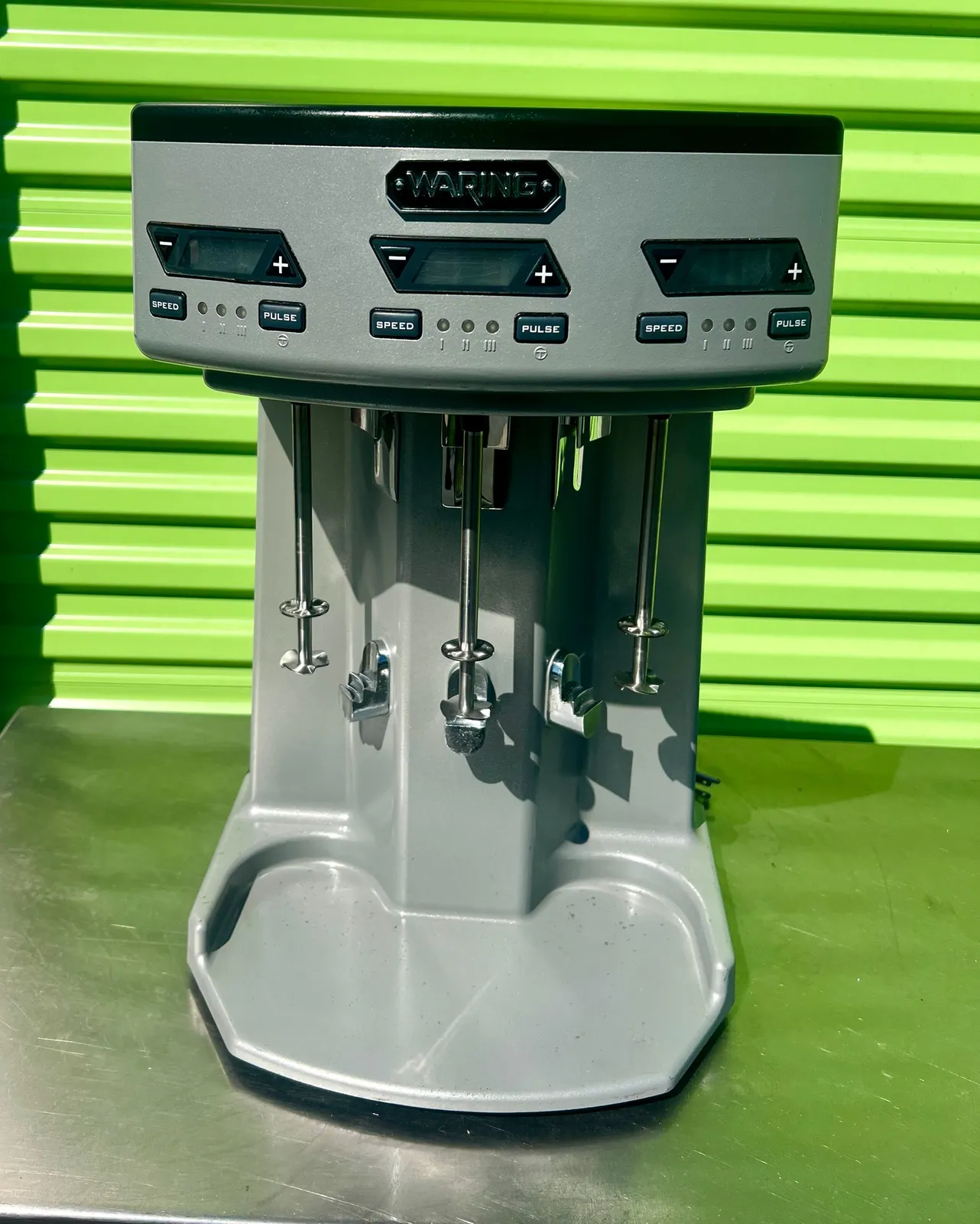 waring-commercial-double-spindle-drink-mixer-model-wdm360-mtpa0b5s