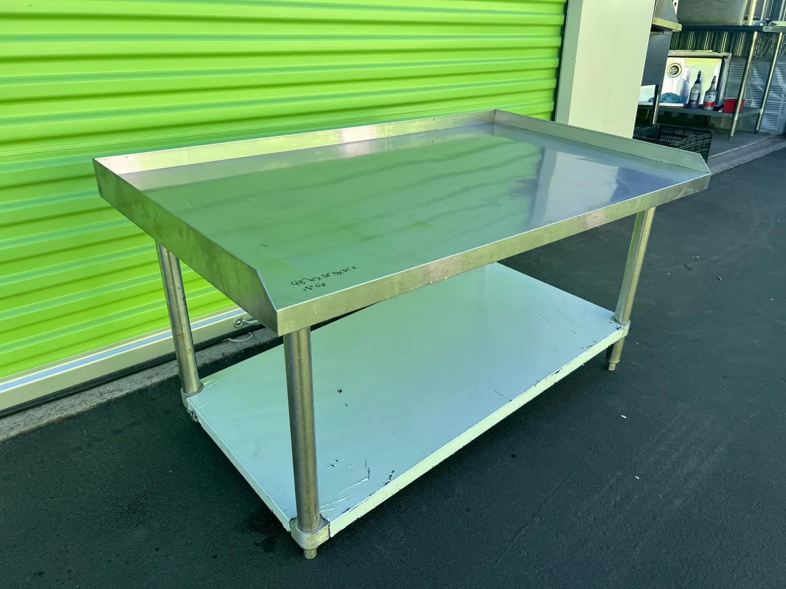 stainless-steel-low-profile-equipment-table-with-lower-shelf-mtth8s9q