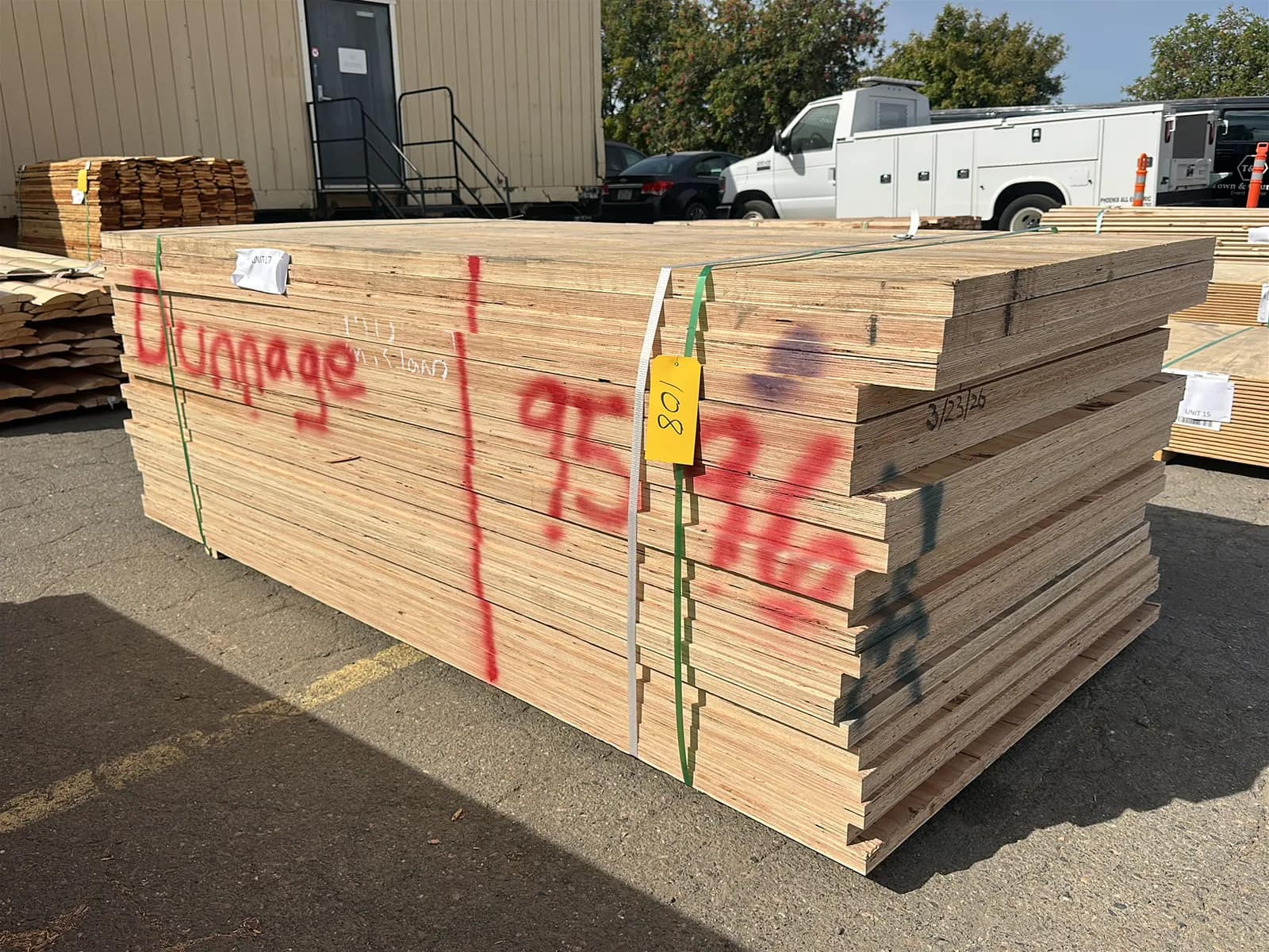 quantity-of-1-strapped-stack-of-lvl-dunnage-mu1ozljk