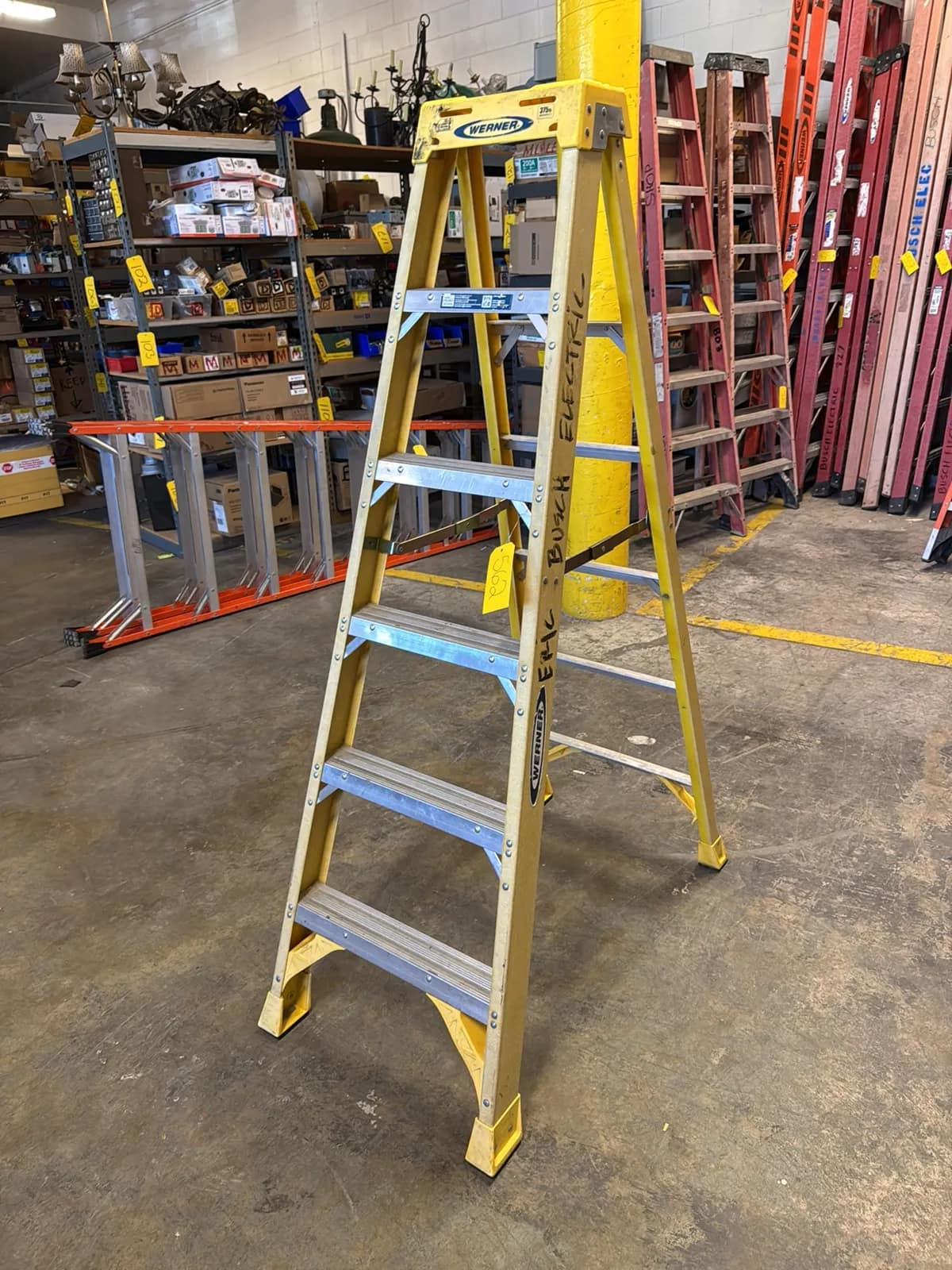 werner-6-fiberglass-ladder-092d20
