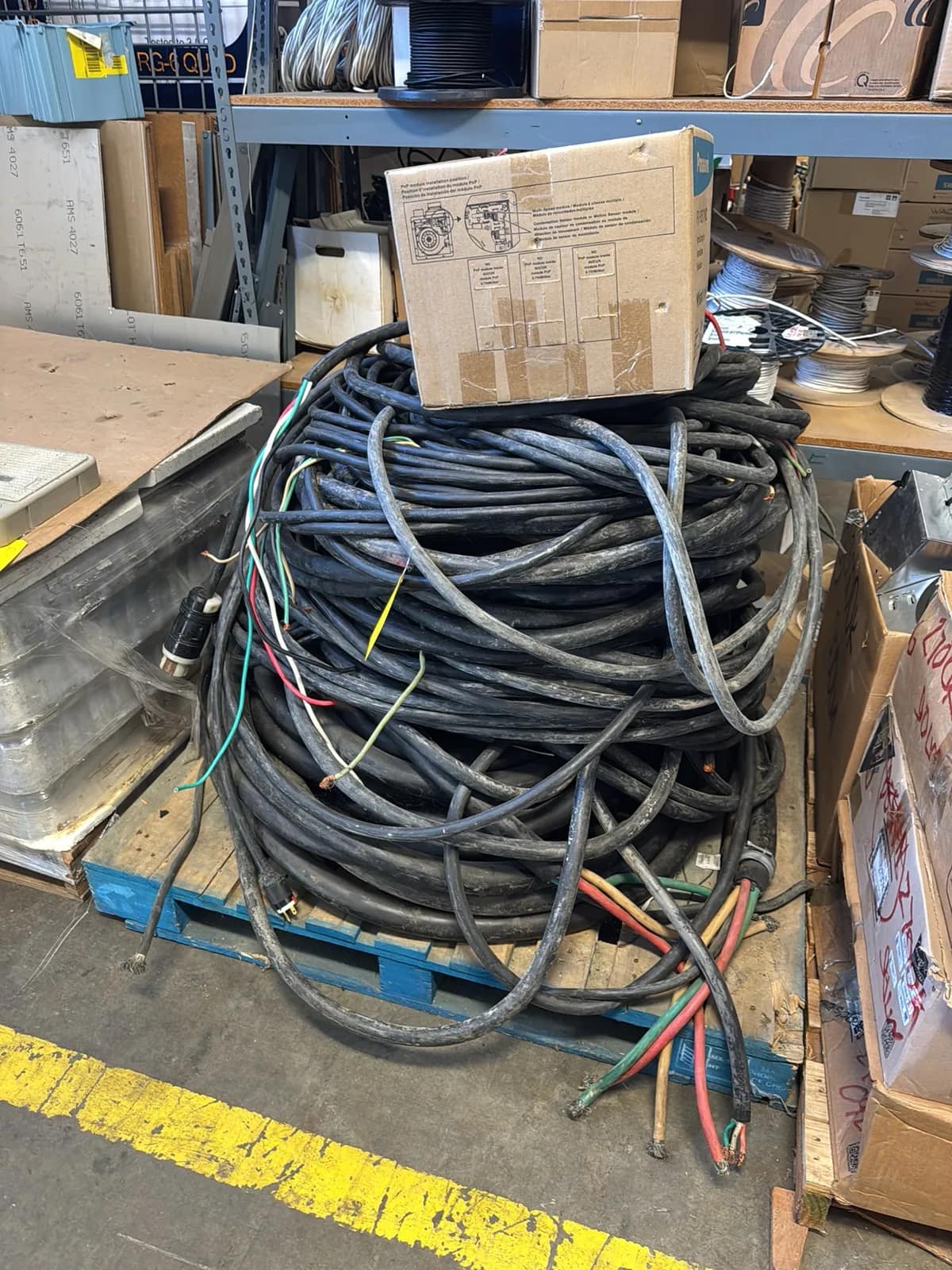 contents-of-pallet-power-cables-3867c0