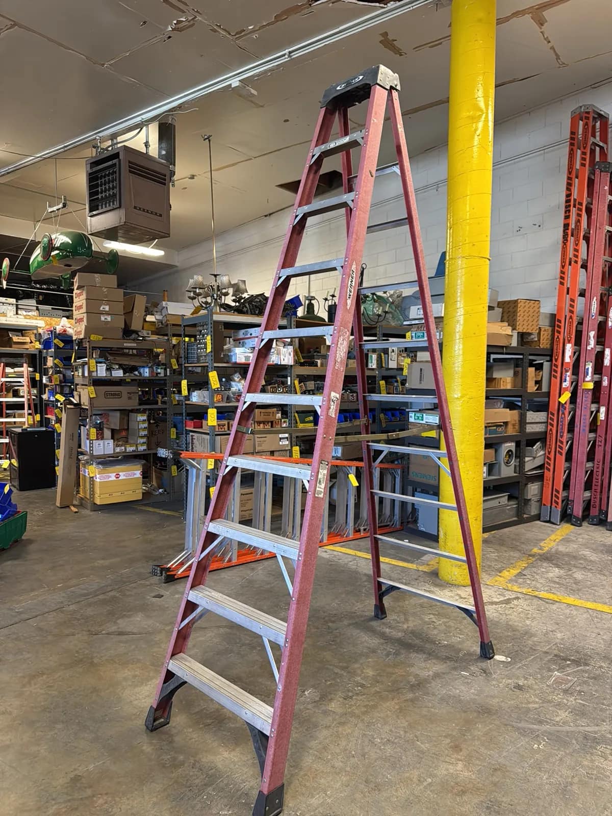 werner-10-fiberglass-ladder-56a16b